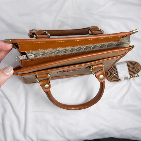 SOLD. NOT AVAILABLE. Leather Satchel Tan Brown - Picture 8 of 11